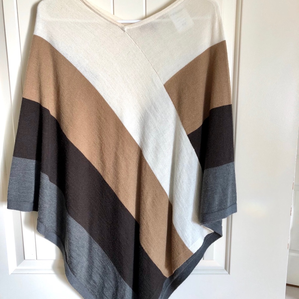Poncho- Ellen Tracy